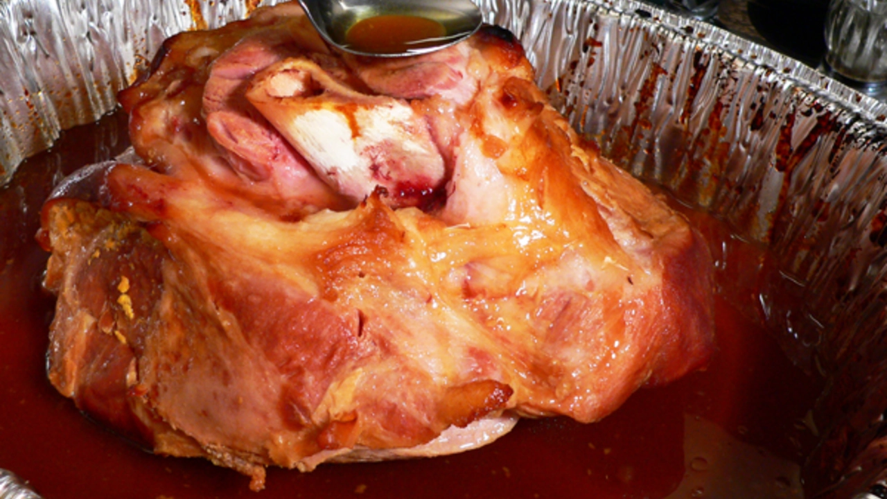 How do I bake a boneless ham in an oven?